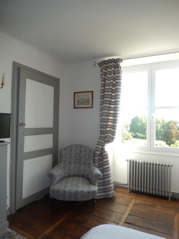 Domaine De Puyrousse Bed & Breakfast Riberac Room photo