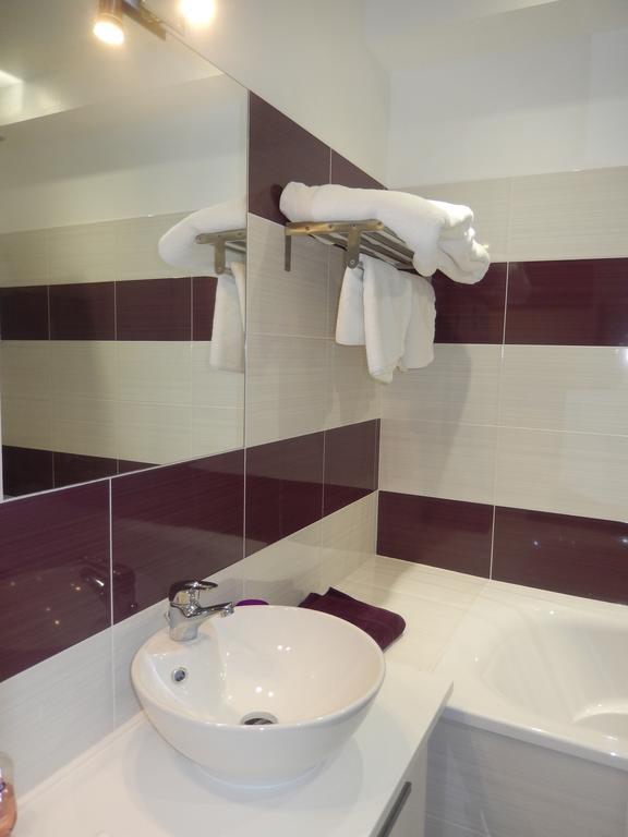 Domaine De Puyrousse Bed & Breakfast Riberac Room photo